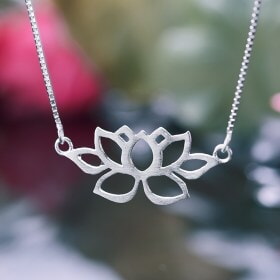 2018-Fashion-Hollow-Out-Lotus-silver-necklace (7)